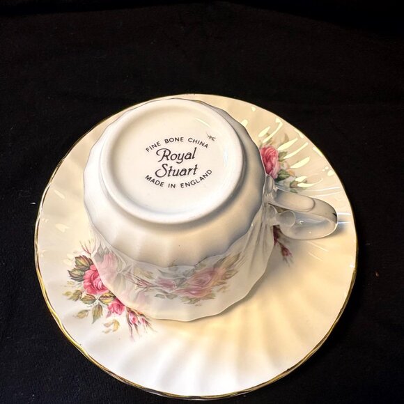 Royal Stuart China Cup and Saucer - Red Roses - Picture 3 of 4